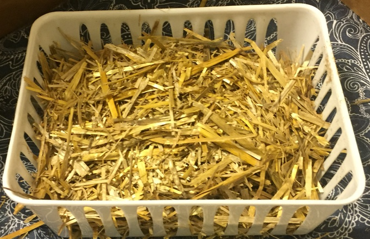 Leech Breeding Straw Bed